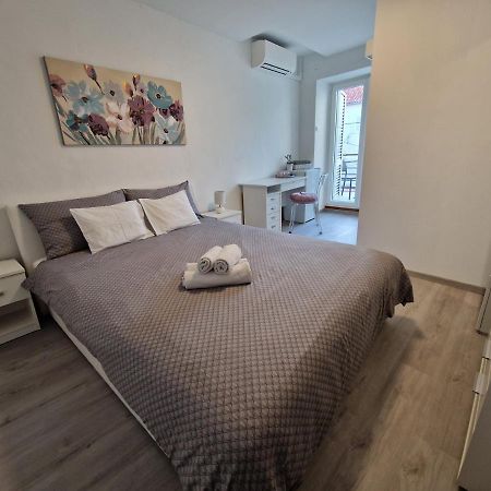 Apartment And Room Marija 크르크 외부 사진