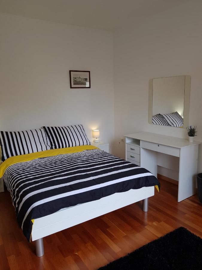 Apartment And Room Marija 크르크 외부 사진