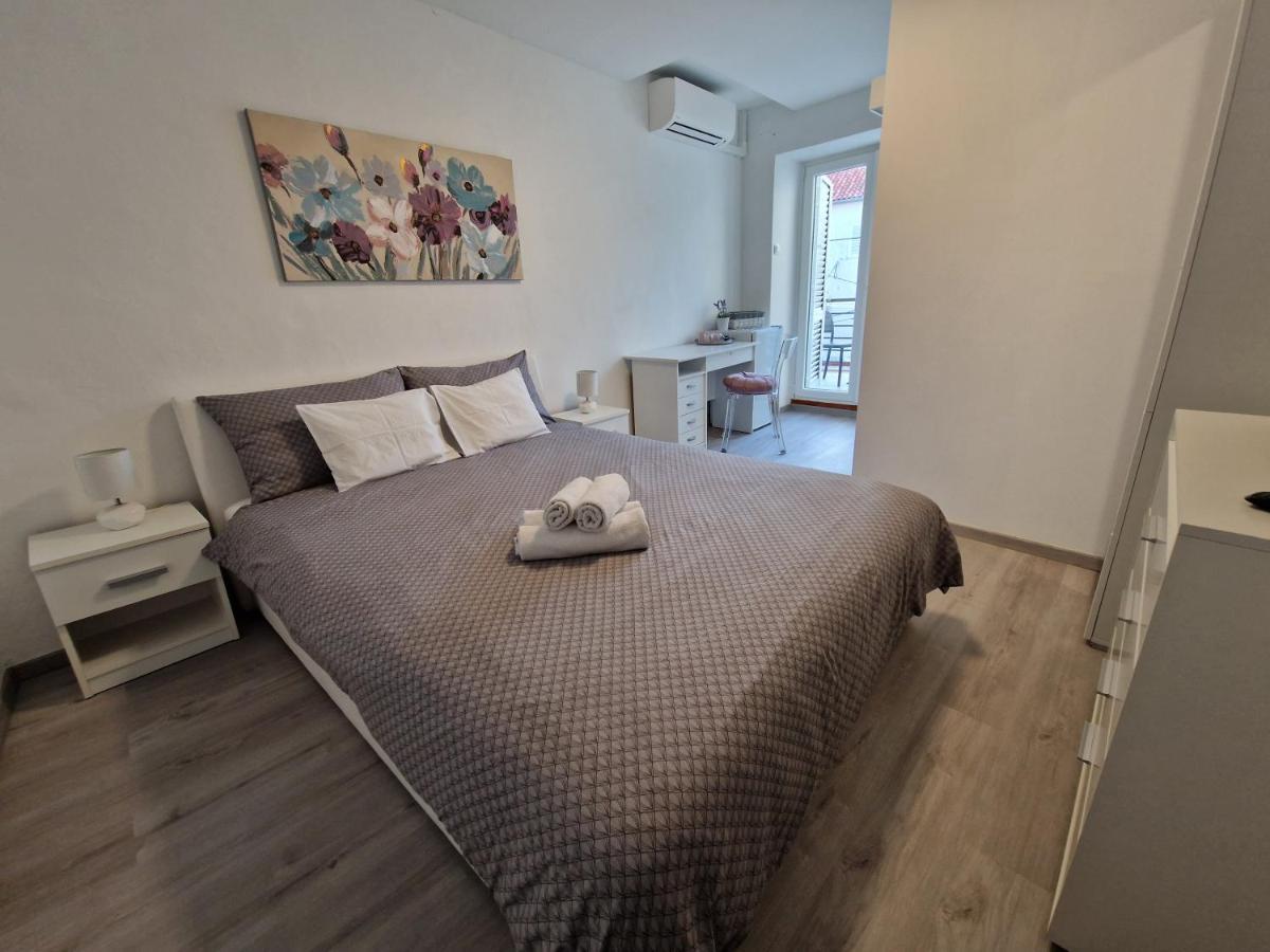 Apartment And Room Marija 크르크 외부 사진