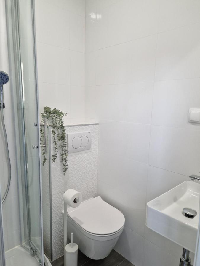 Apartment And Room Marija 크르크 외부 사진